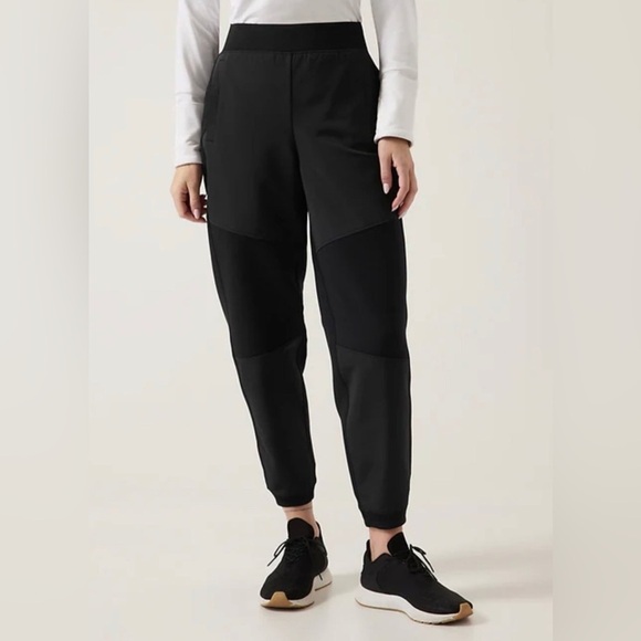 NEW Athleta Get Set Hybrid Joggers Size Medium Black Casual Athleisure - Picture 3 of 9